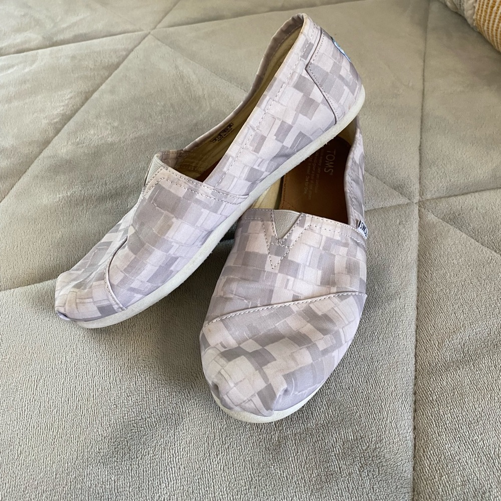 SOLD Toms shoes